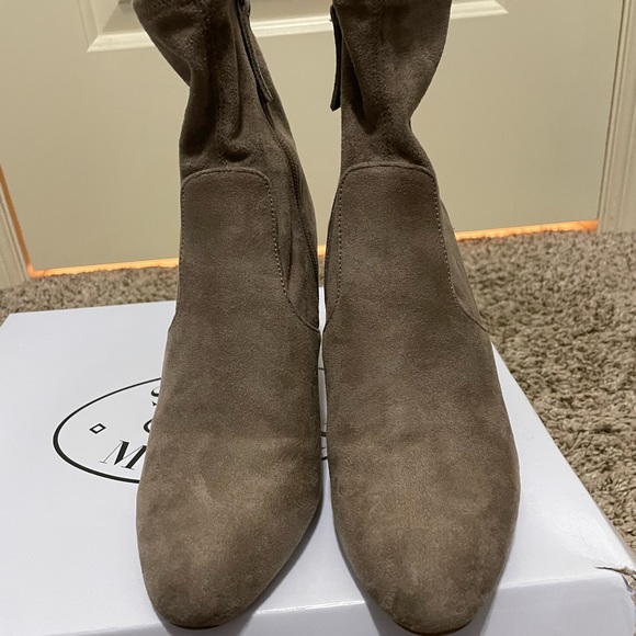 Steve Madden soft suede boots. - Picture 2 of 5